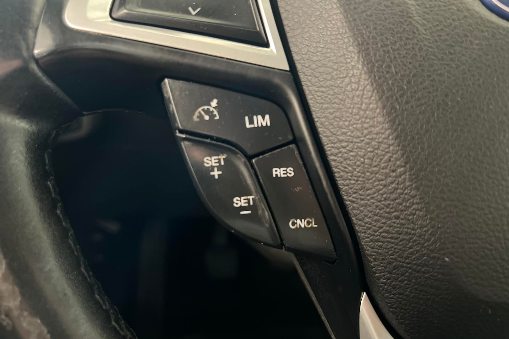 Ford Mondeo iso kuva 17