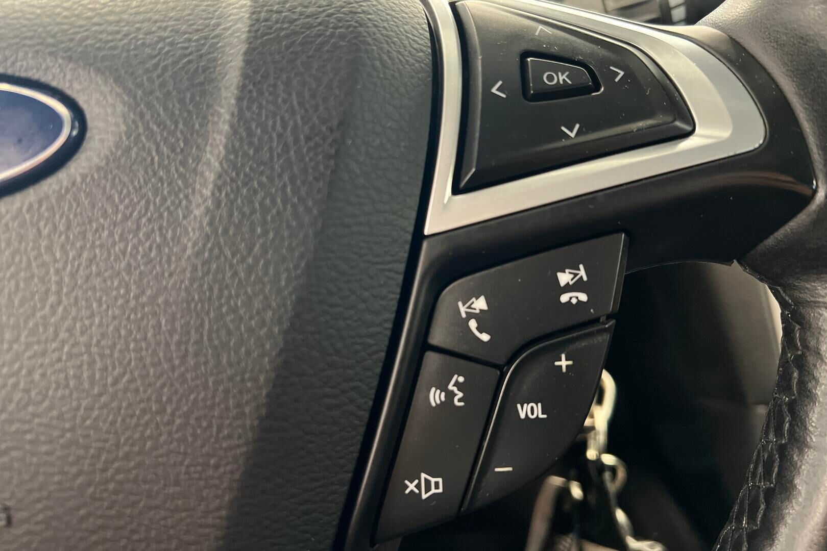 Ford Mondeo iso kuva 18