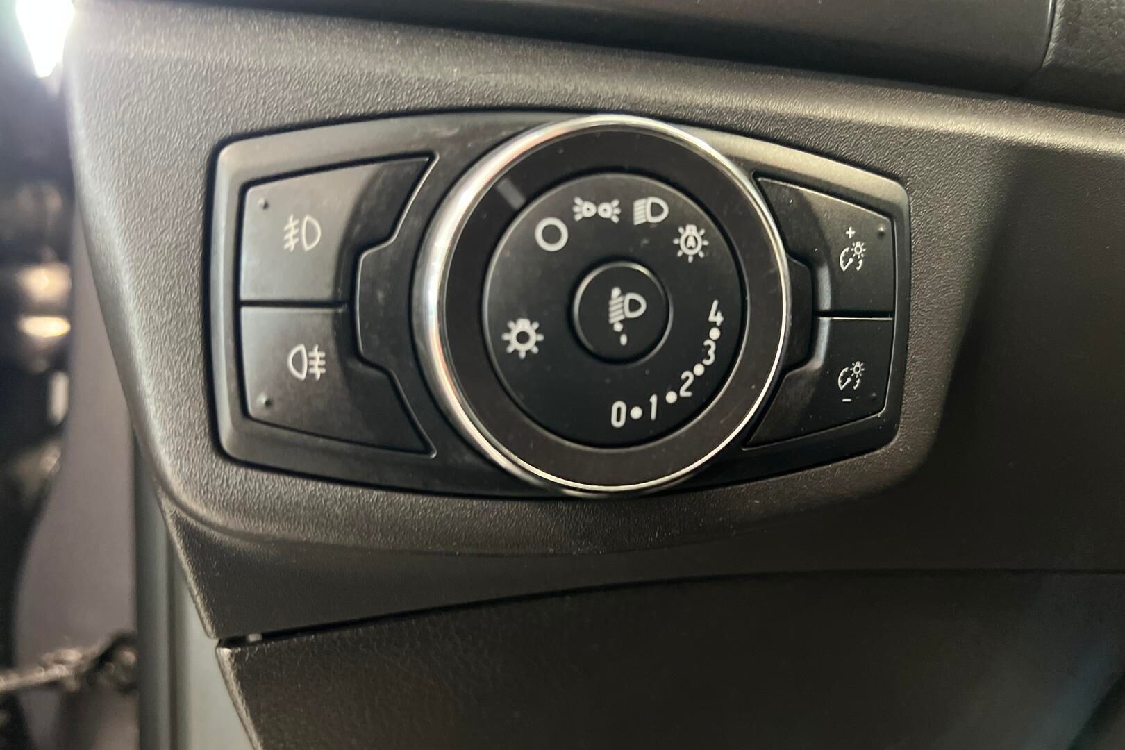 Ford Mondeo iso kuva 19