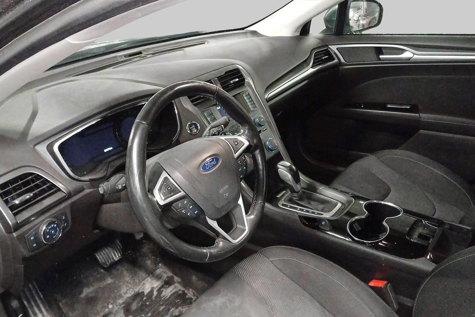 Ford Mondeo iso kuva 1