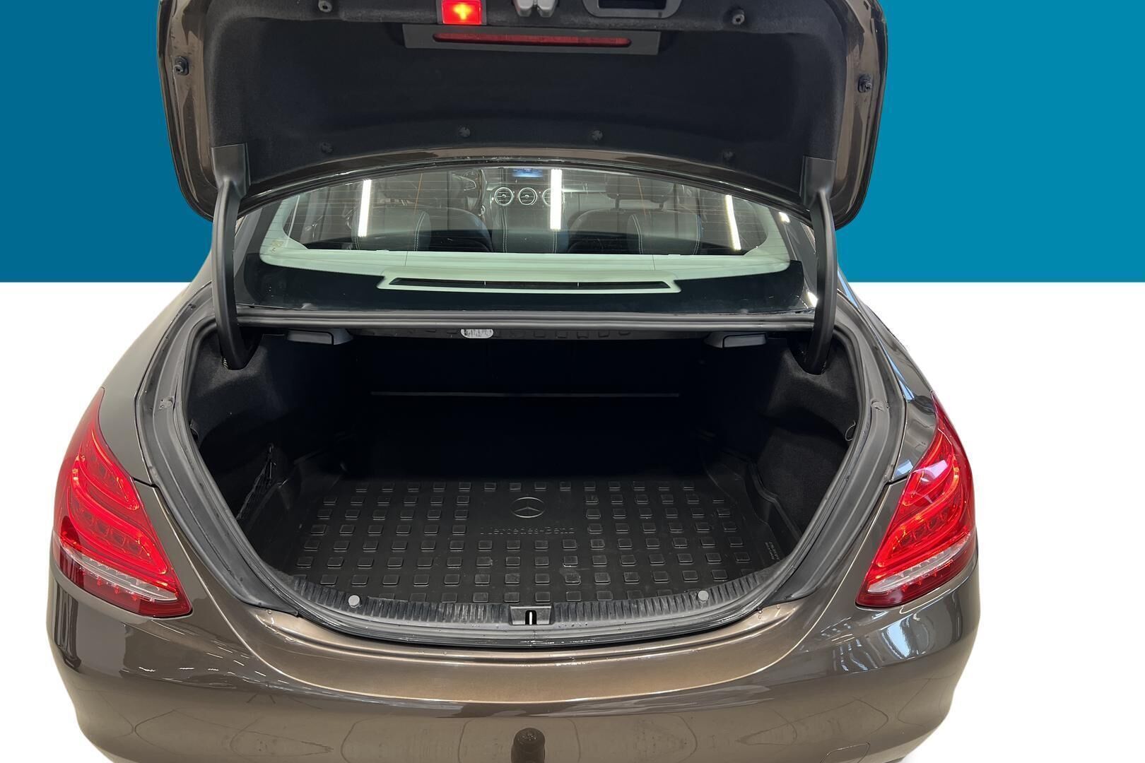 Mercedes-Benz C iso kuva 12