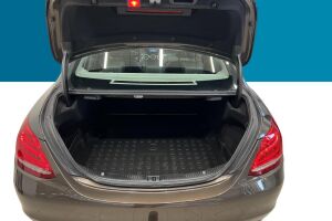 Mercedes-Benz C esikatselu 12