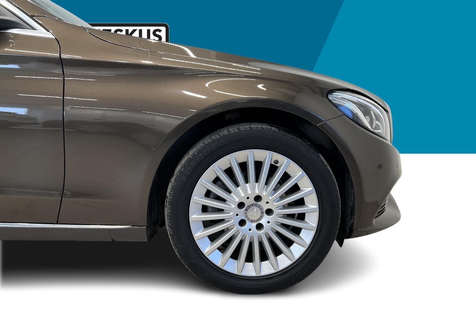 Mercedes-Benz C iso kuva 13