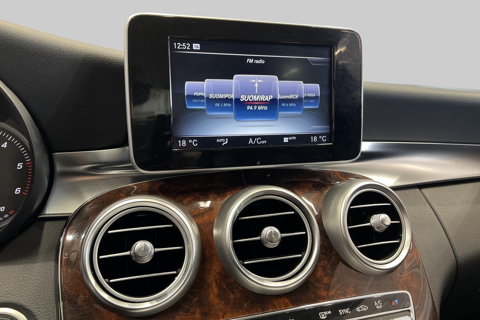 Mercedes-Benz C iso kuva 15