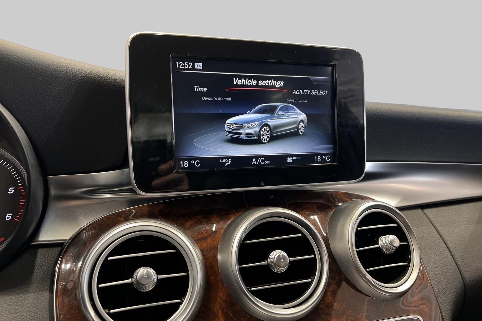 Mercedes-Benz C iso kuva 16