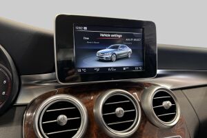 Mercedes-Benz C esikatselu 16