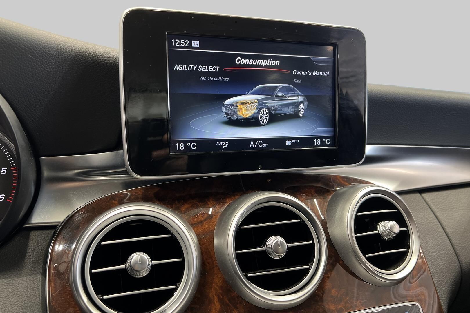 Mercedes-Benz C iso kuva 17