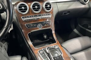 Mercedes-Benz C esikatselu 23