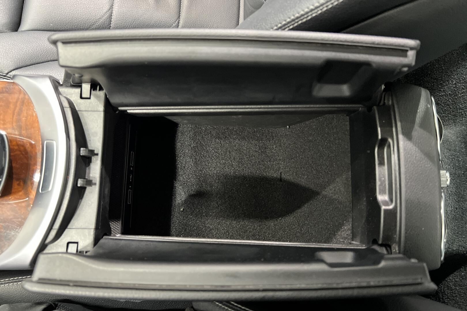 Mercedes-Benz C iso kuva 25