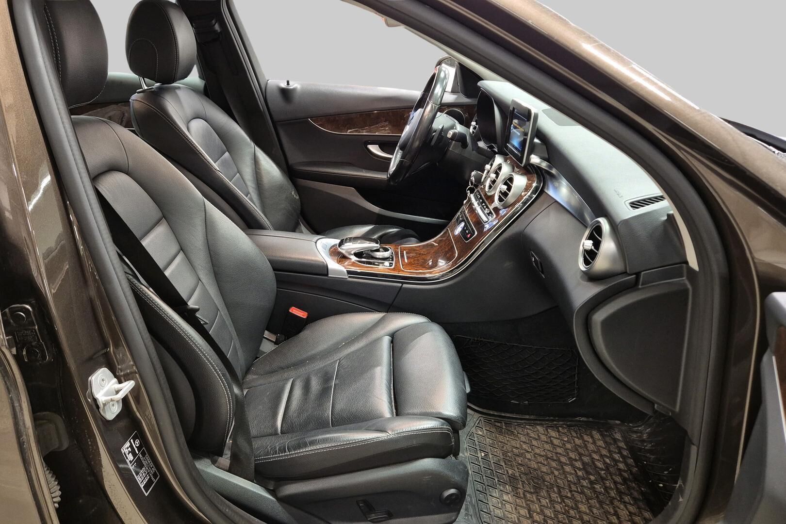 Mercedes-Benz C iso kuva 4