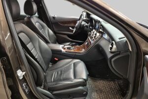 Mercedes-Benz C esikatselu 4