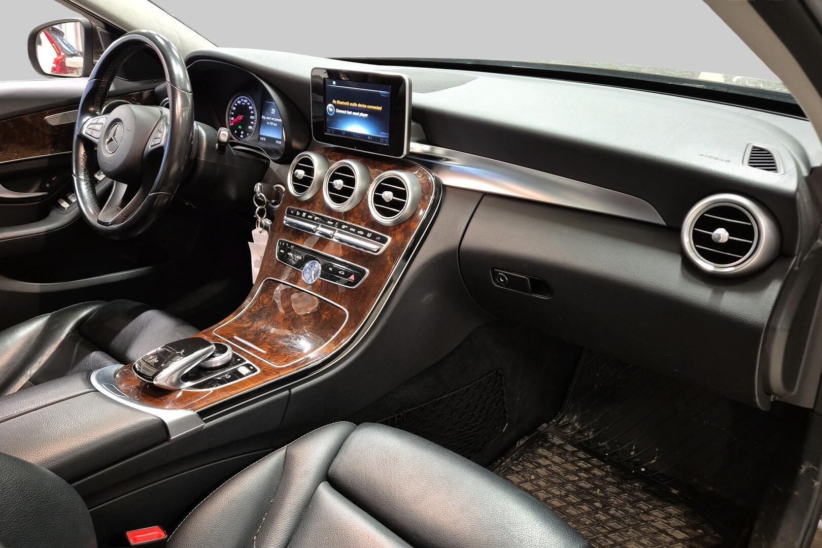 Mercedes-Benz C iso kuva 5