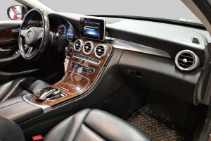 Mercedes-Benz C esikatselu 5