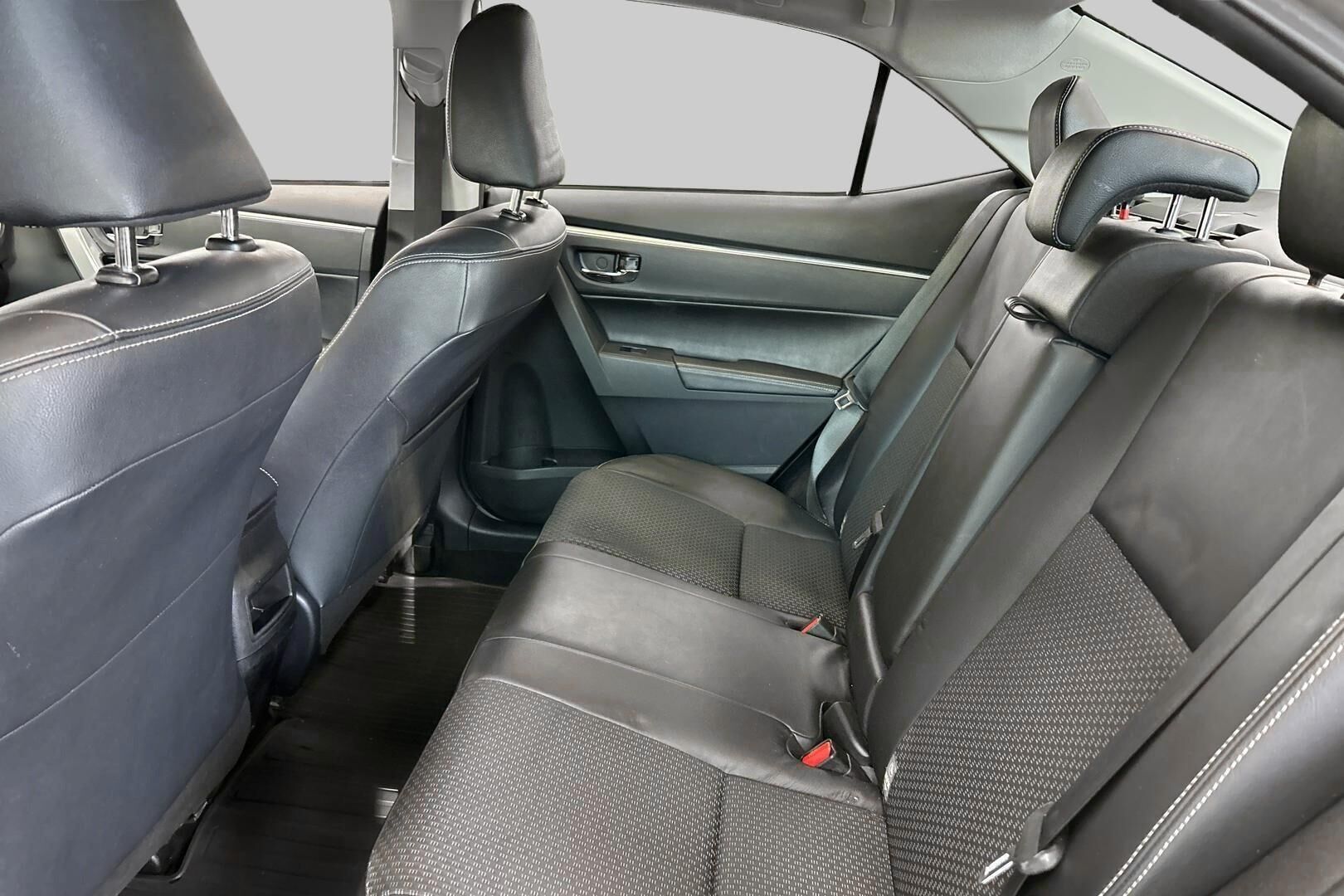 Toyota Corolla iso kuva 10