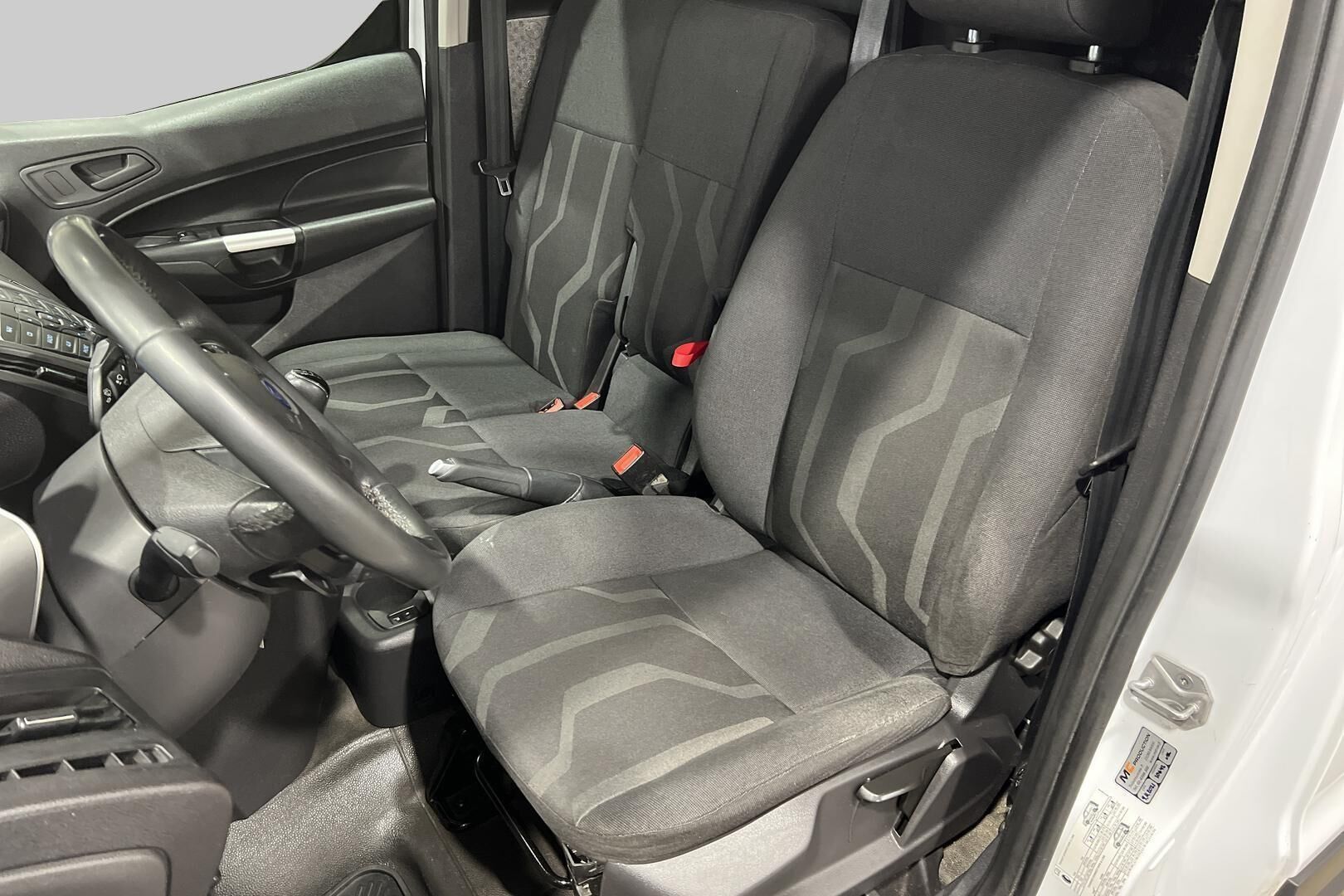 Ford Transit Connect iso kuva 10