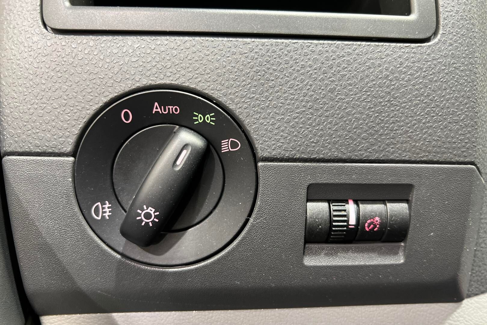 Volkswagen Transporter iso kuva 21