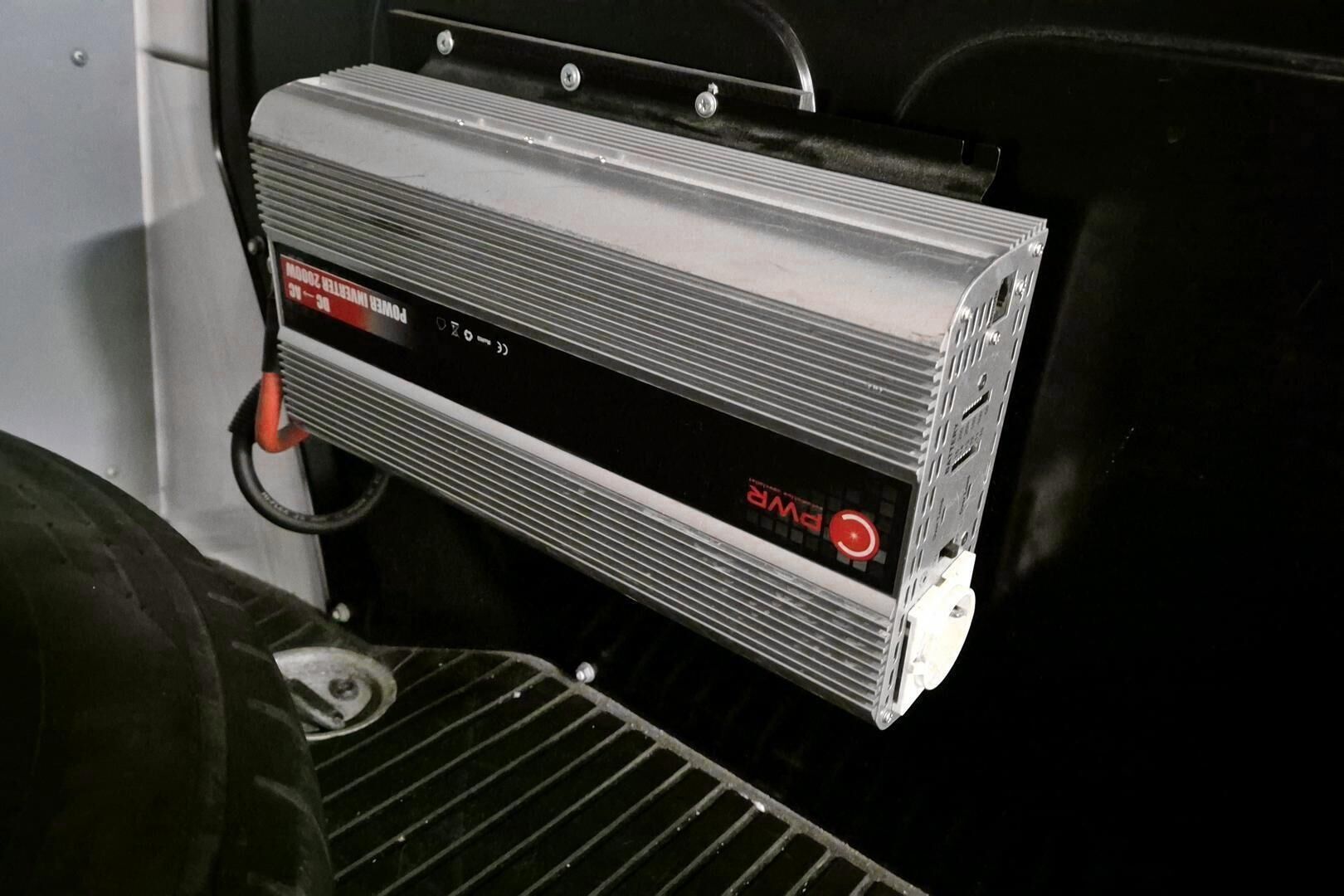 Volkswagen Transporter iso kuva 3