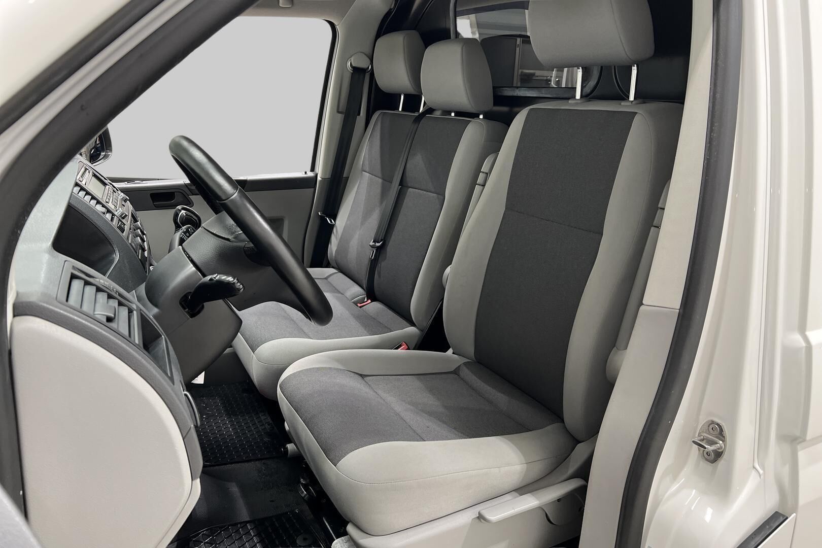 Volkswagen Transporter iso kuva 9