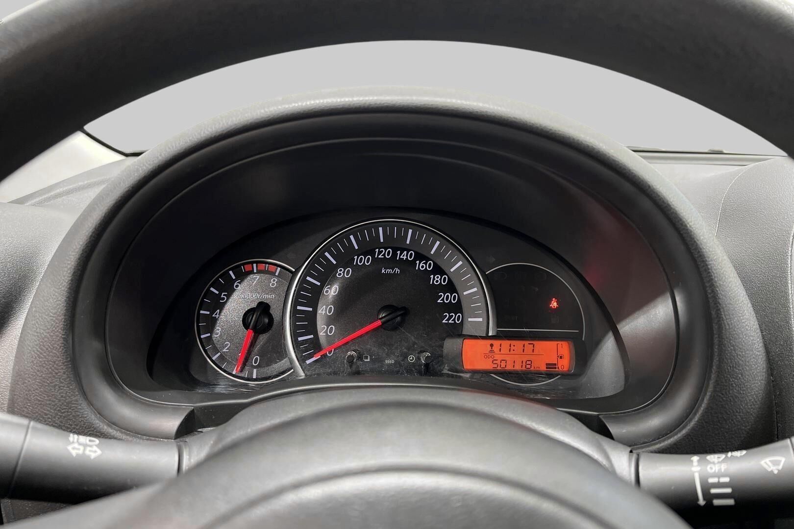 Nissan Micra iso kuva 14