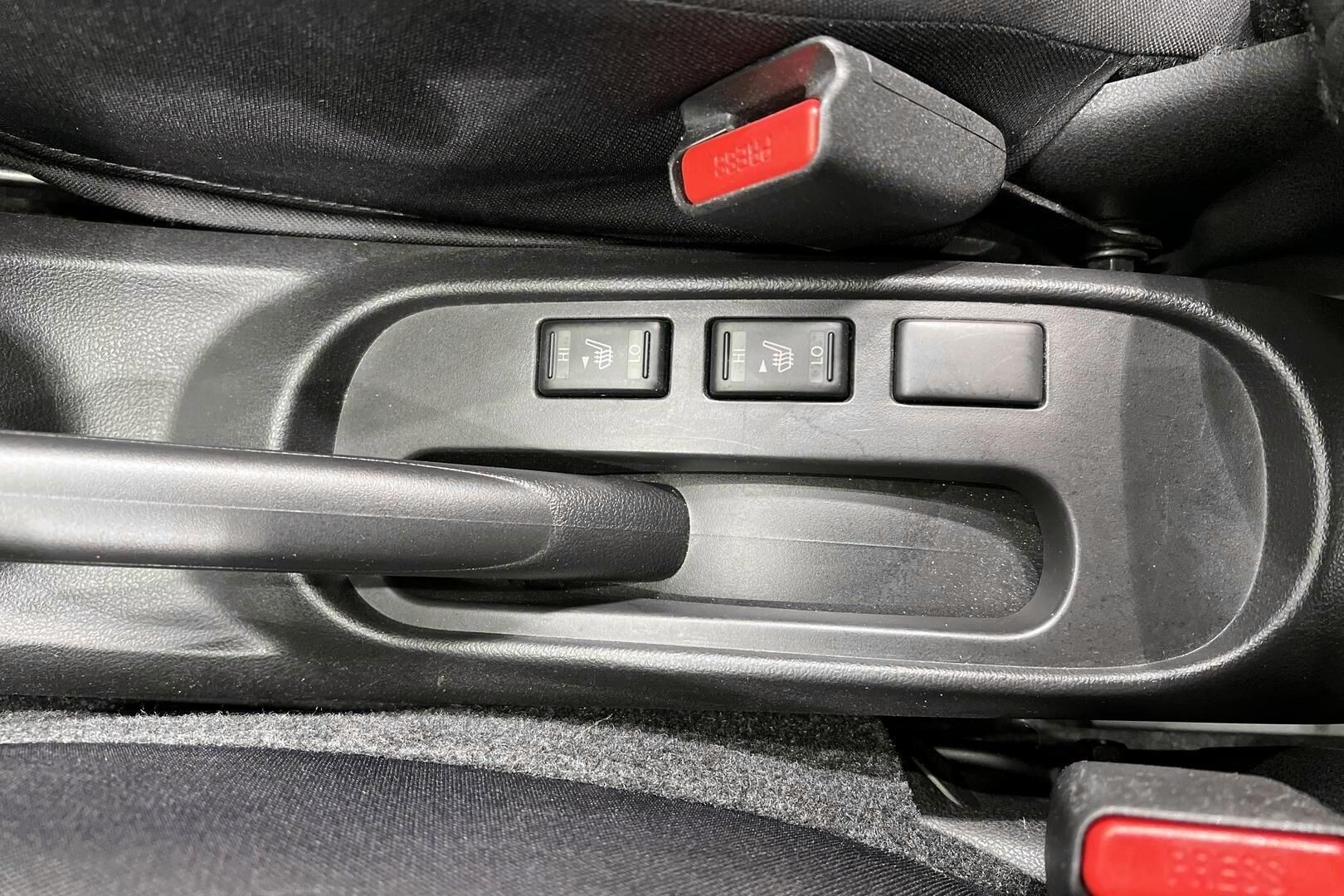 Nissan Micra iso kuva 18