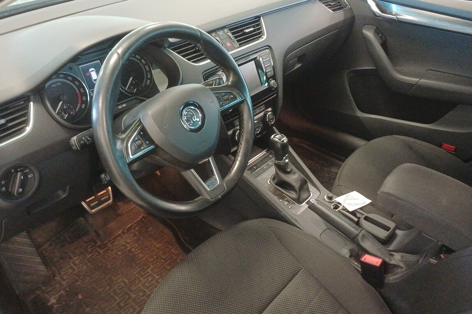 Skoda Octavia iso kuva 1