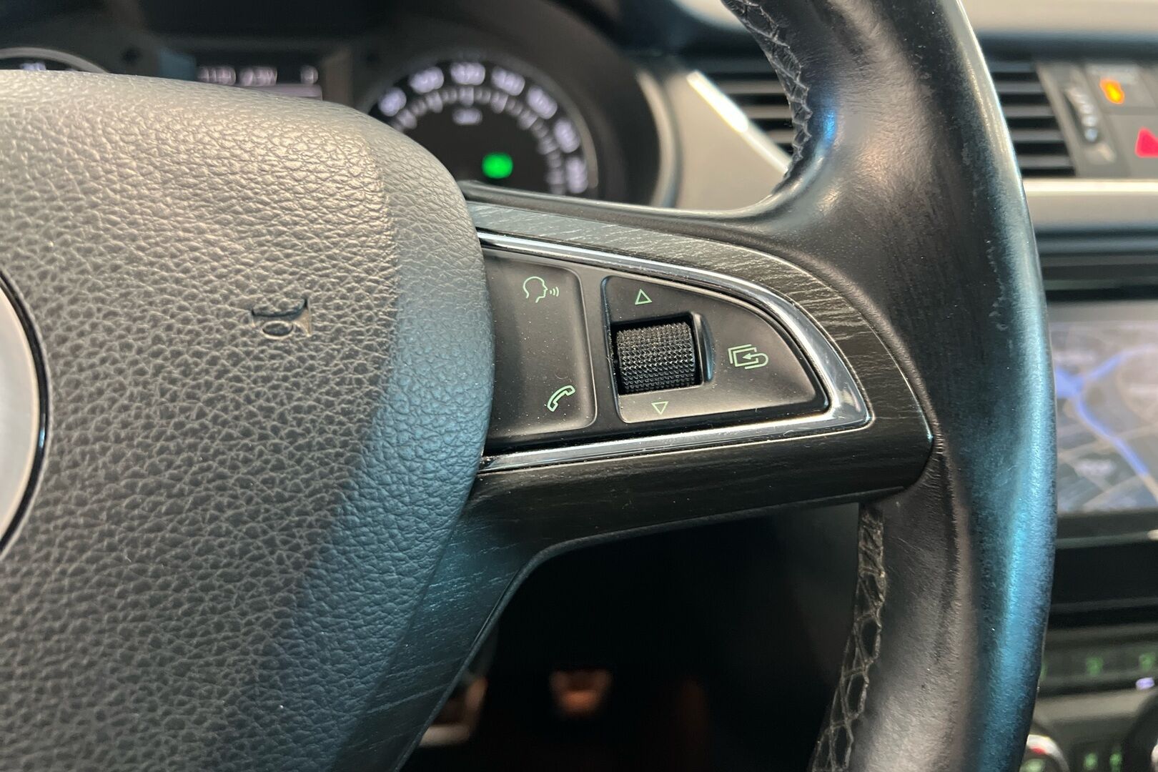 Skoda Octavia iso kuva 15