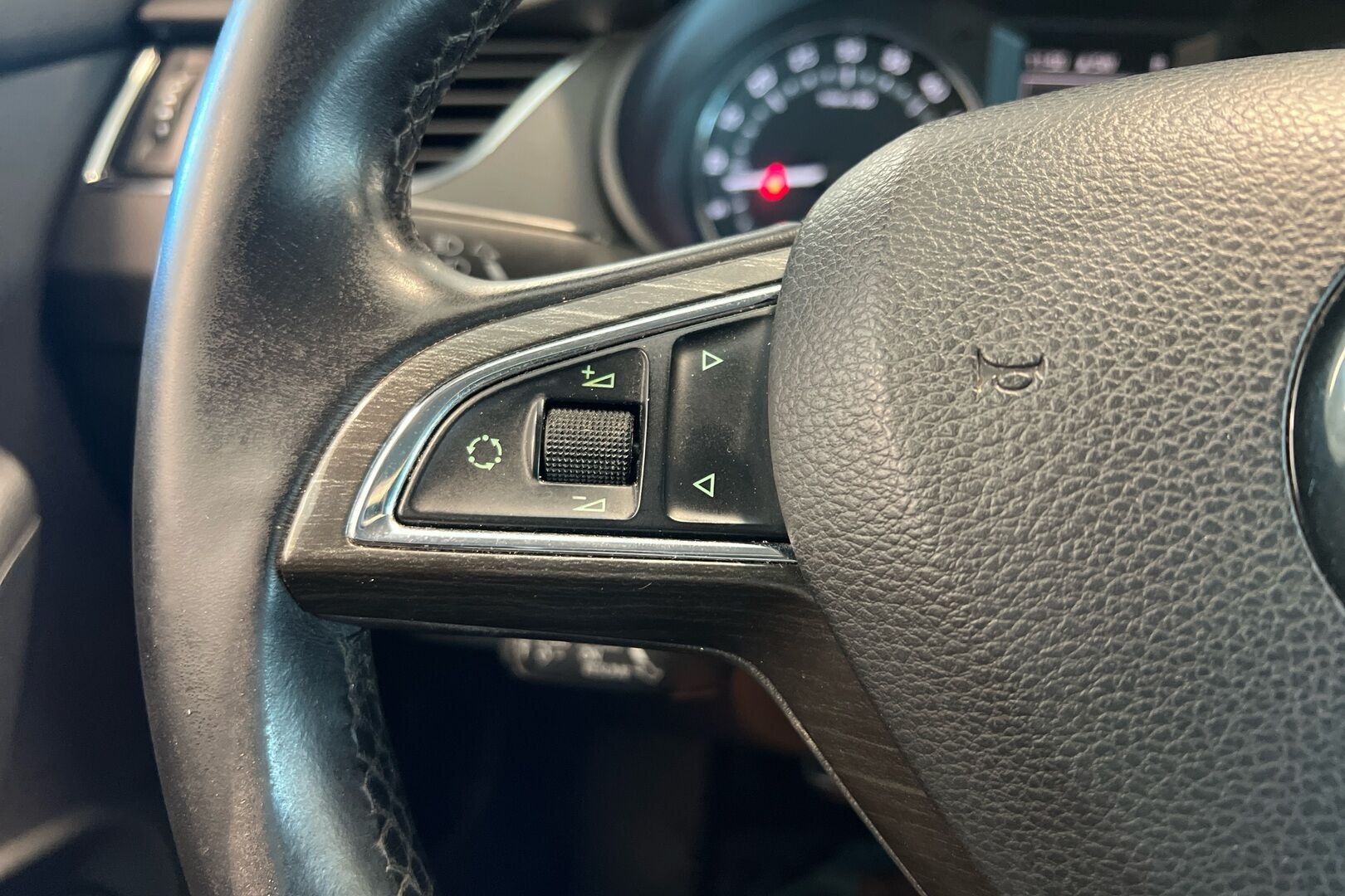 Skoda Octavia iso kuva 16