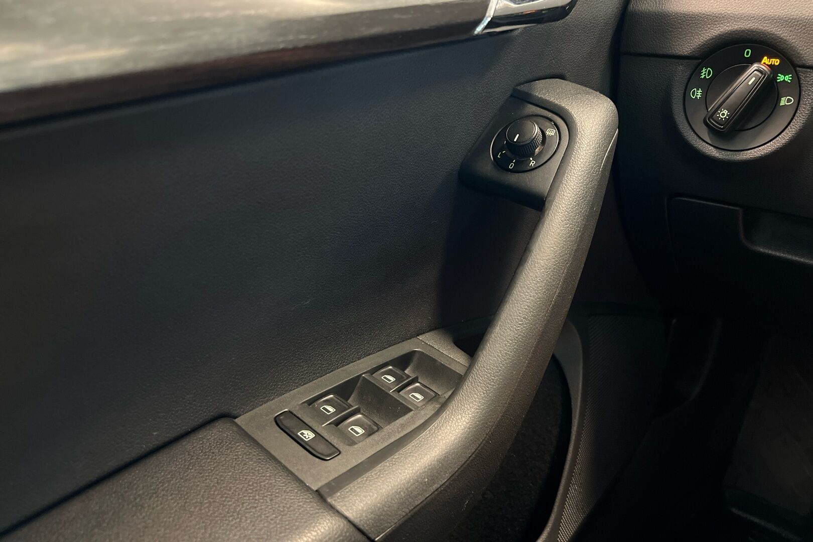 Skoda Octavia iso kuva 17