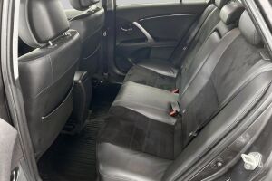 Toyota Avensis esikatselu 7