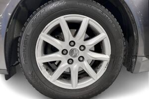 Toyota Avensis esikatselu 10