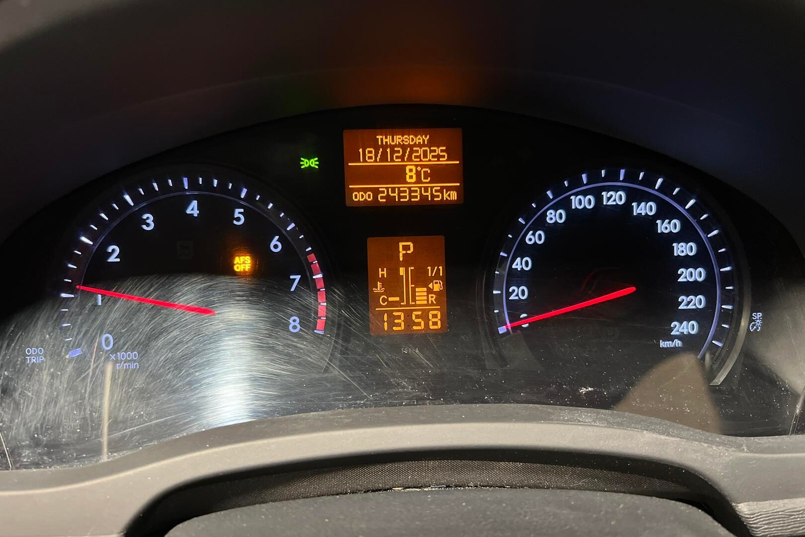 Toyota Avensis iso kuva 11