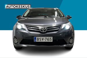 Toyota Avensis esikatselu 1