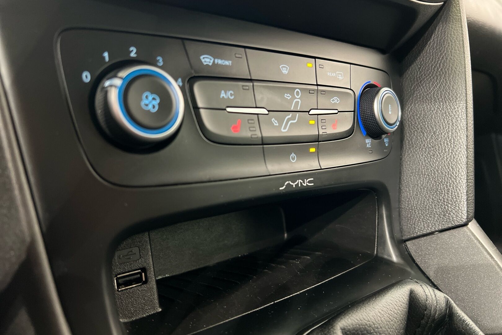 Ford Focus iso kuva 10