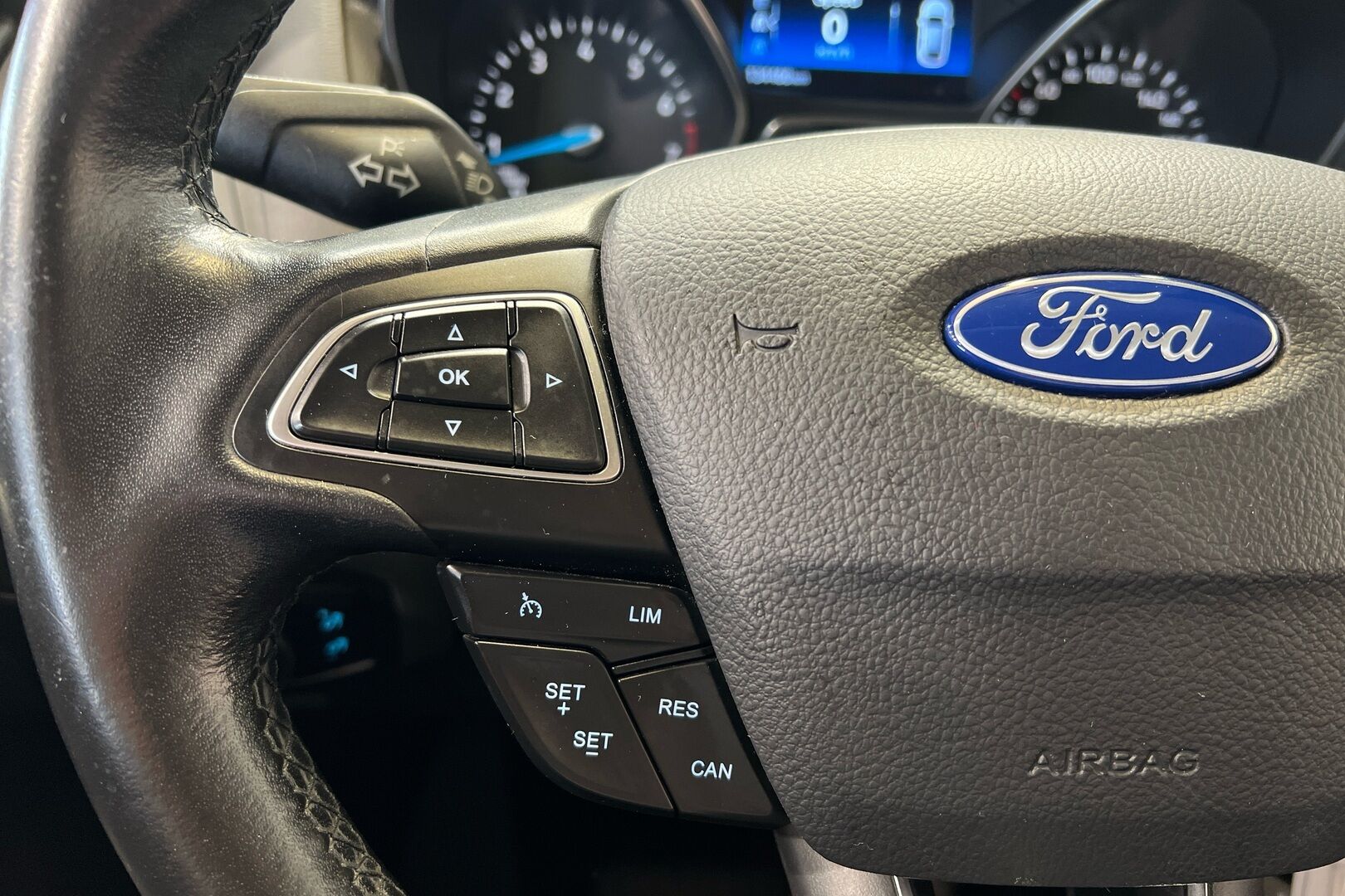 Ford Focus iso kuva 11