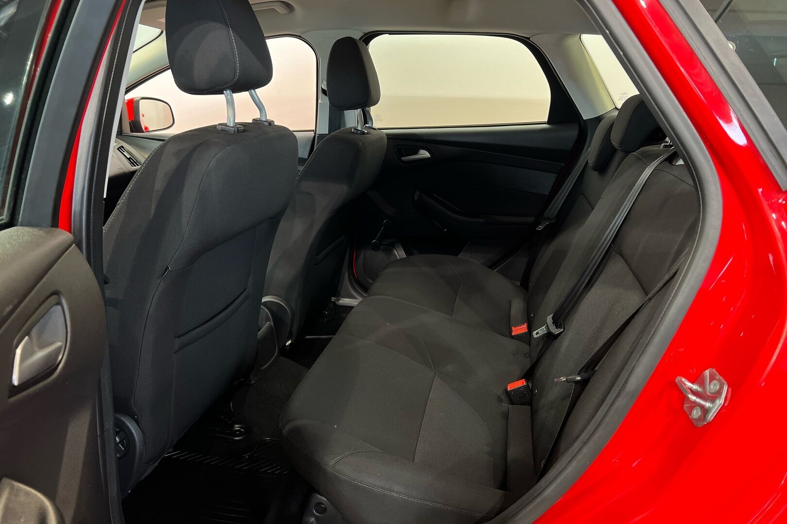 Ford Focus iso kuva 16
