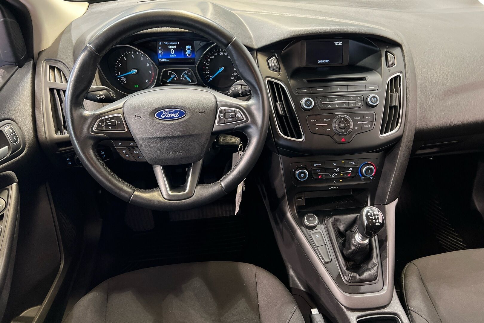 Ford Focus iso kuva 7