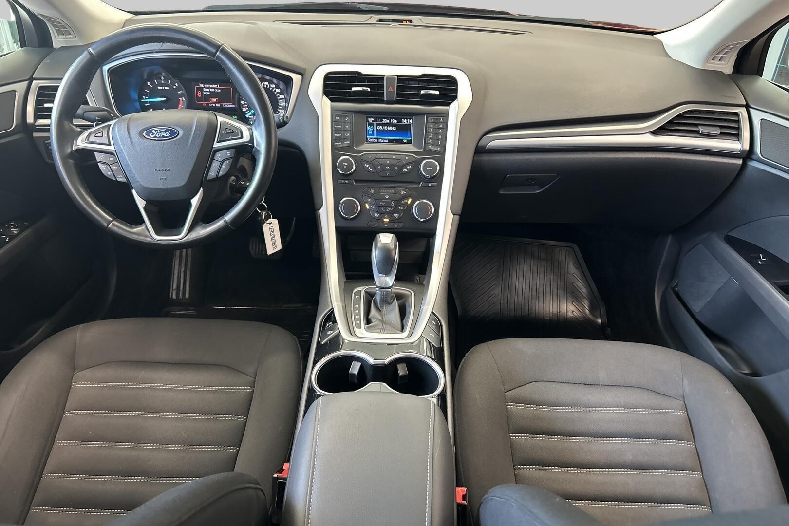 Ford Mondeo iso kuva 11