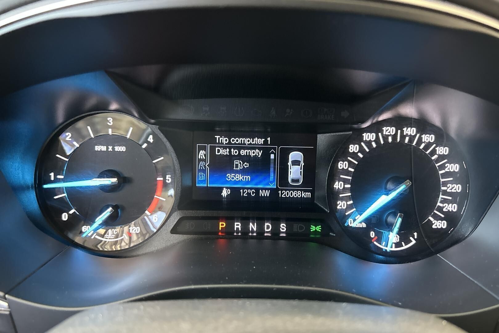 Ford Mondeo iso kuva 15