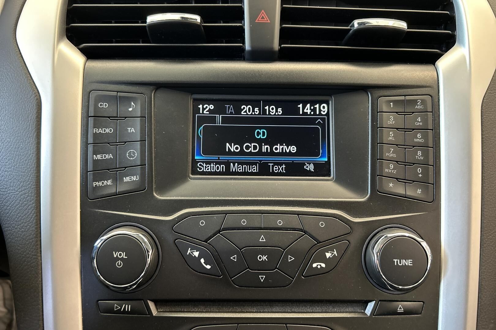 Ford Mondeo iso kuva 29