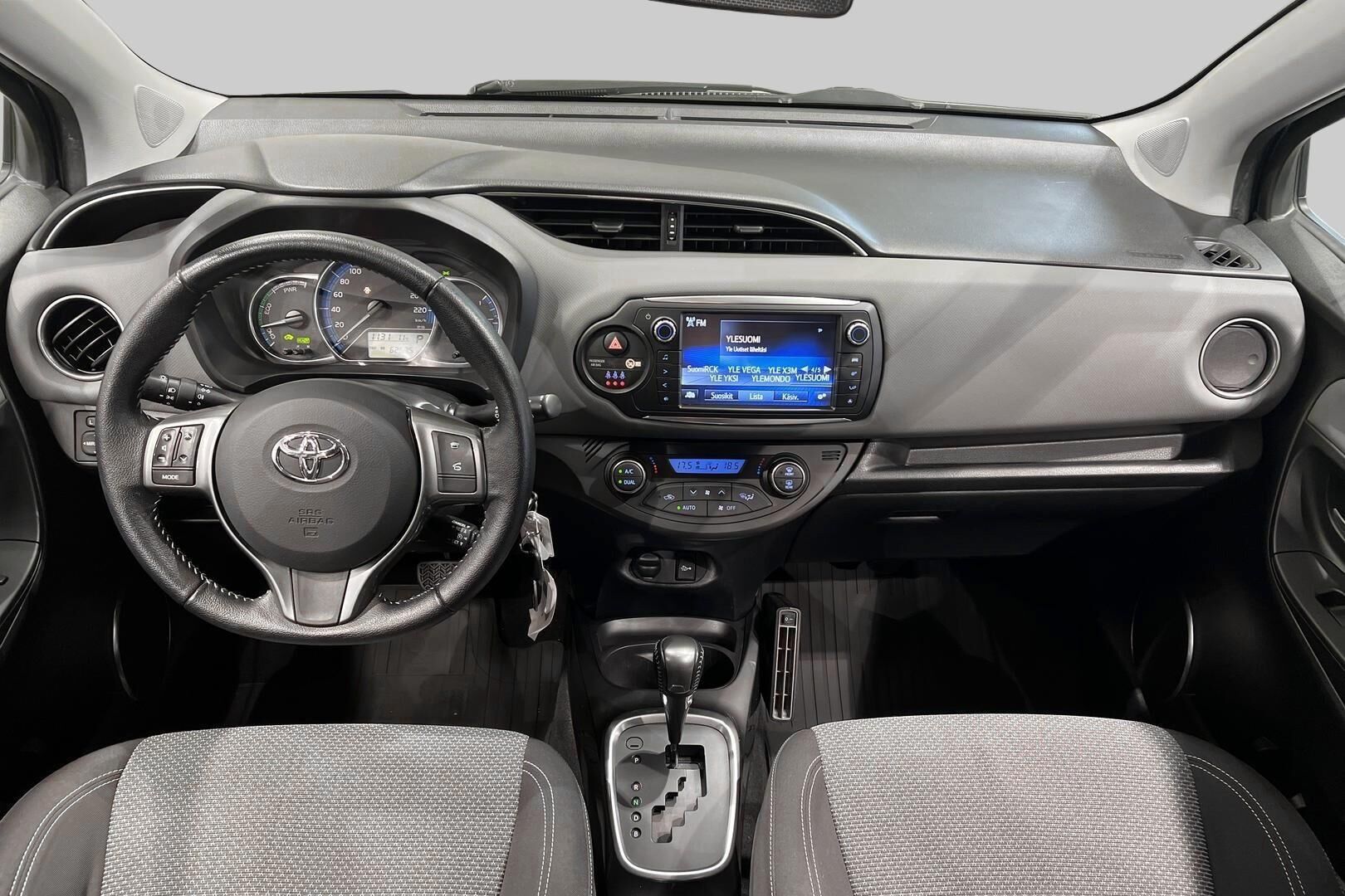 Toyota Yaris iso kuva 11