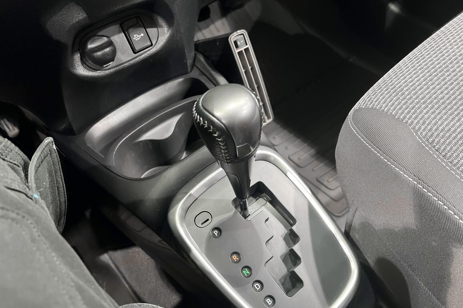Toyota Yaris iso kuva 18
