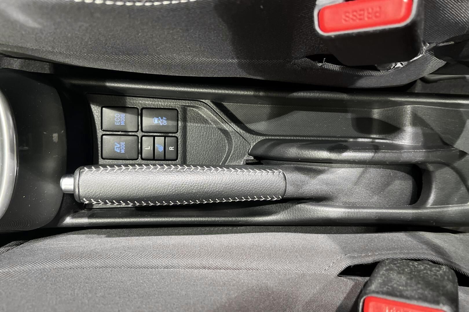 Toyota Yaris iso kuva 19