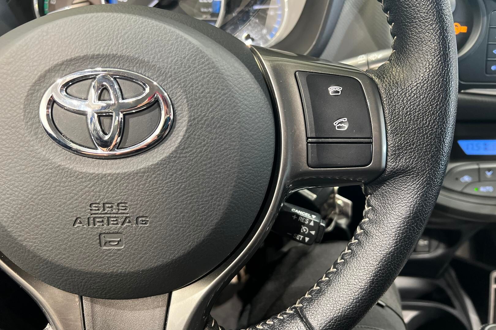 Toyota Yaris iso kuva 22