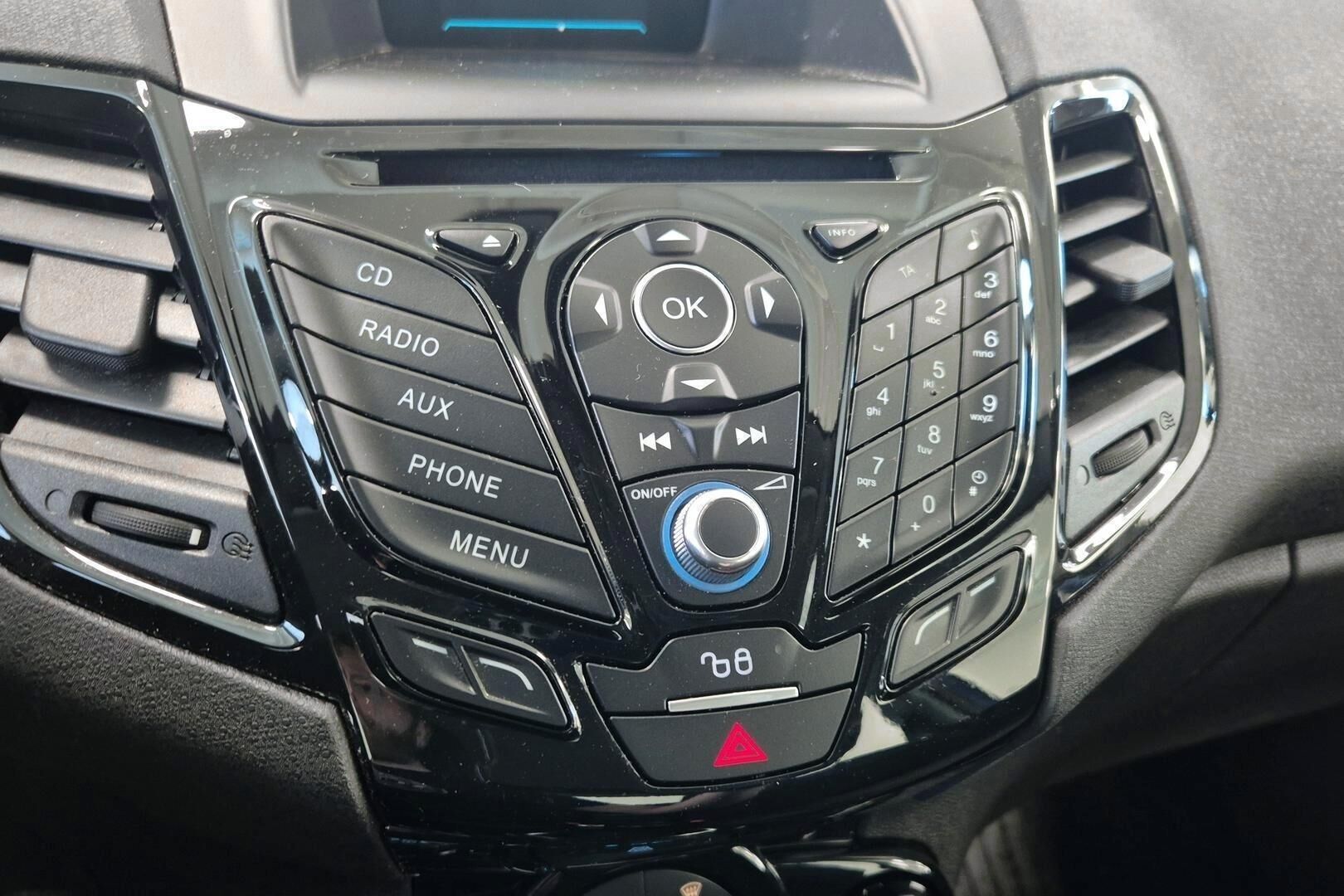 Ford Fiesta iso kuva 12