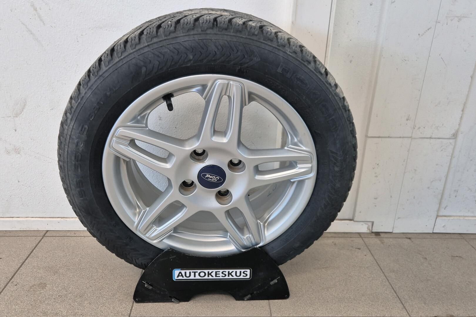 Ford Fiesta iso kuva 17