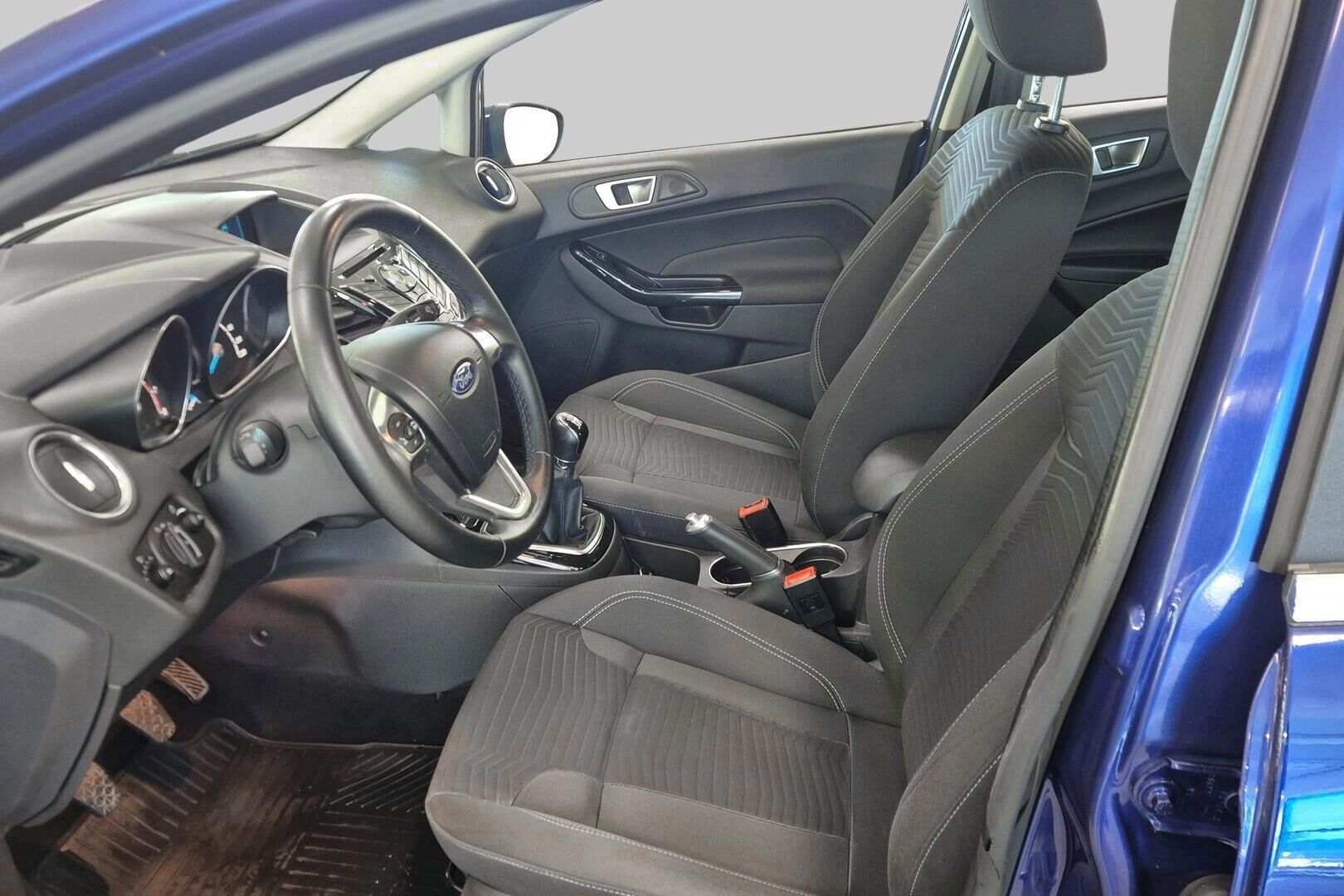 Ford Fiesta iso kuva 23
