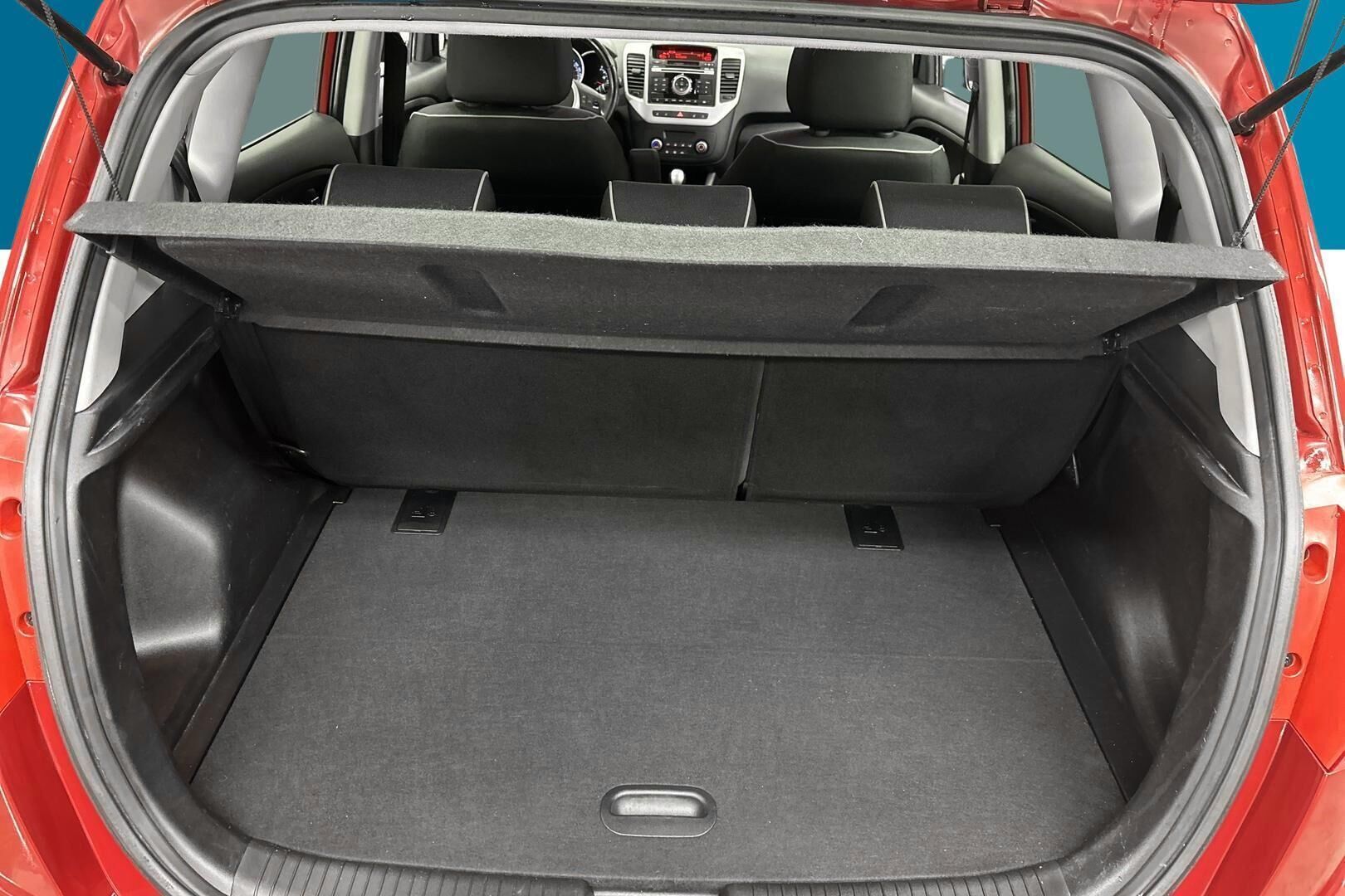 Kia Venga iso kuva 12