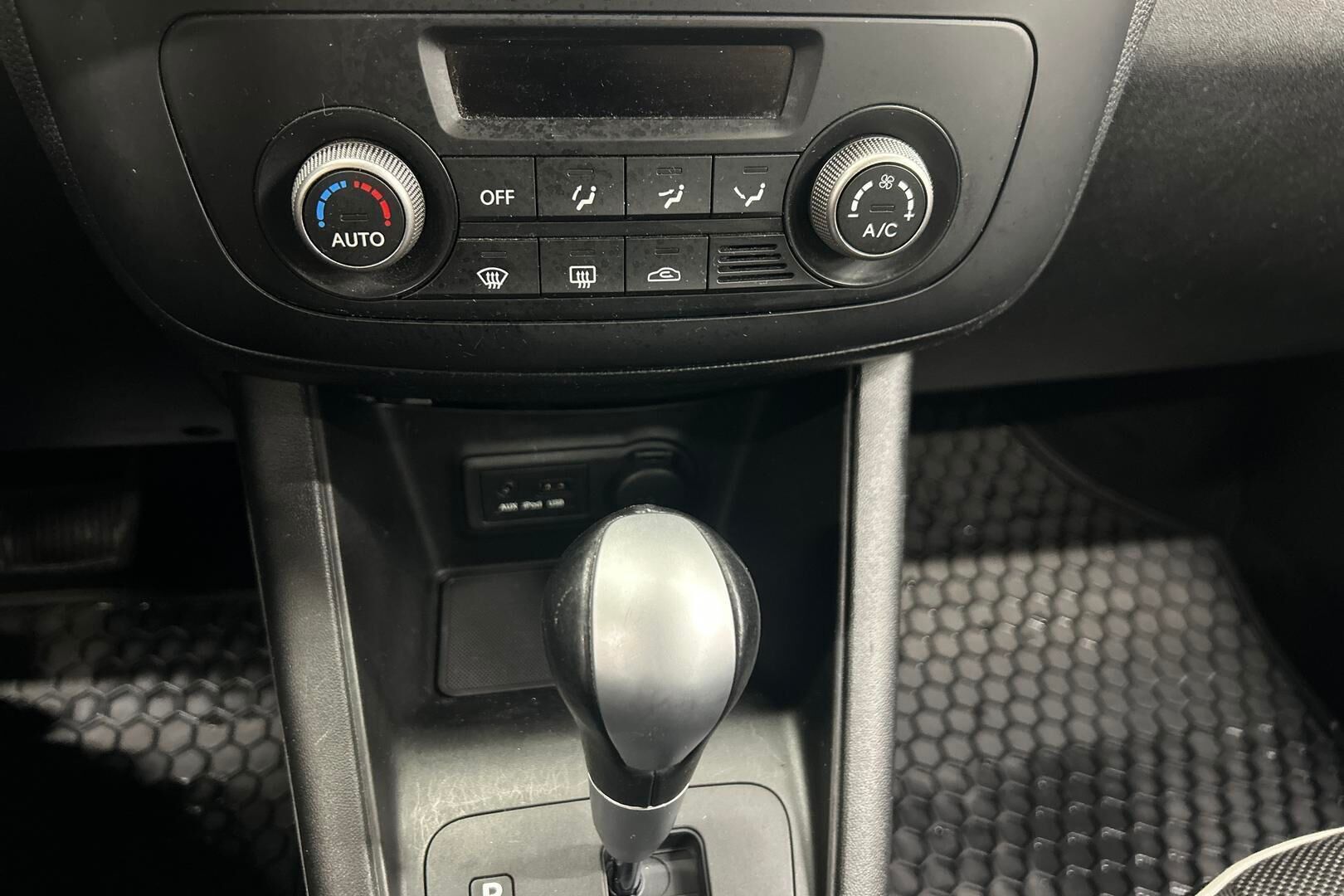 Kia Venga iso kuva 18