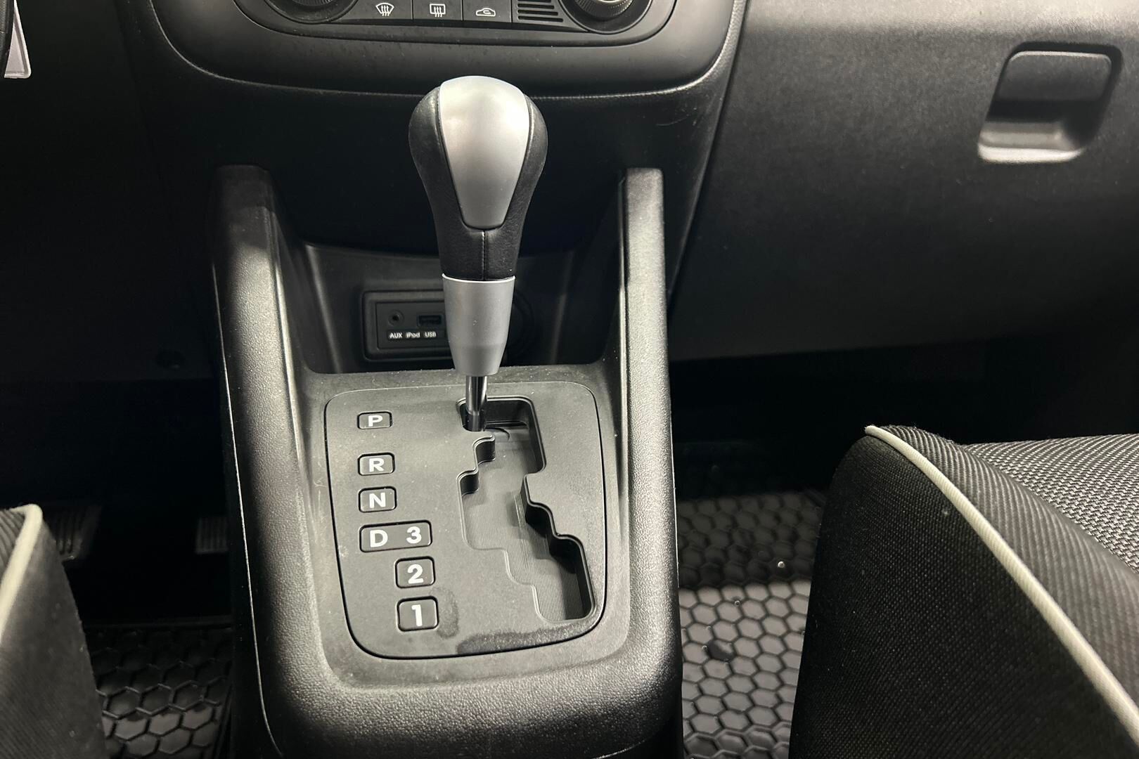Kia Venga iso kuva 19