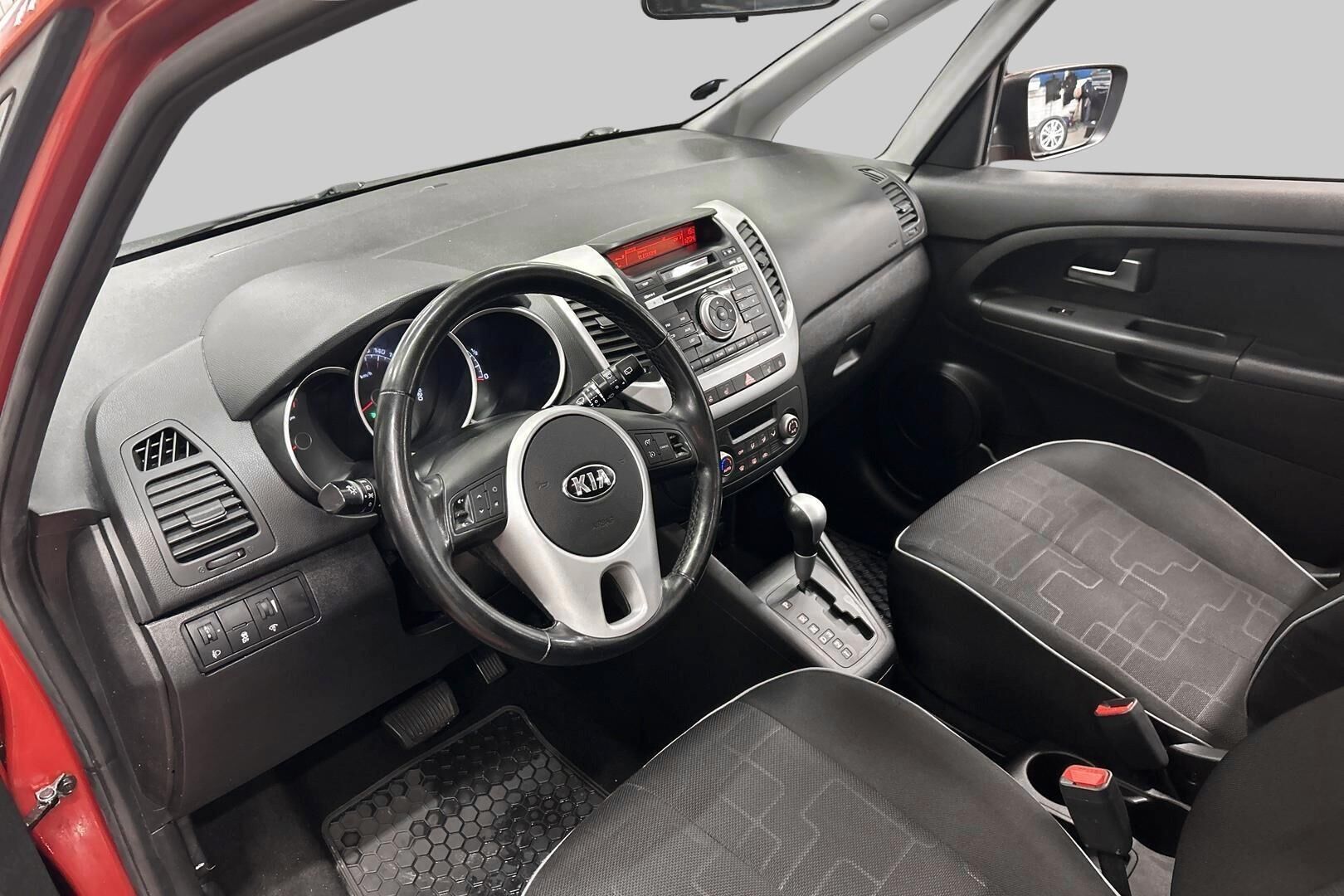 Kia Venga iso kuva 9